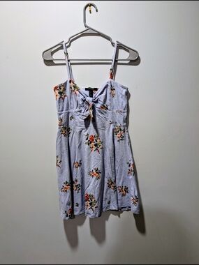 Forever 21 Light Lavender/Blue Floral Tie-Front Top